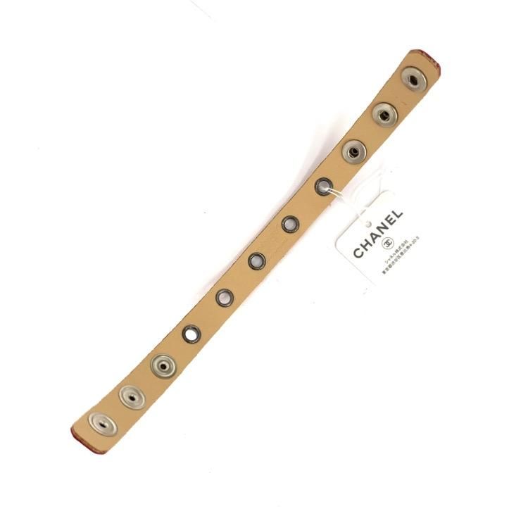 CHANEL ロゴスタッズ レザーバングル ブレスレット