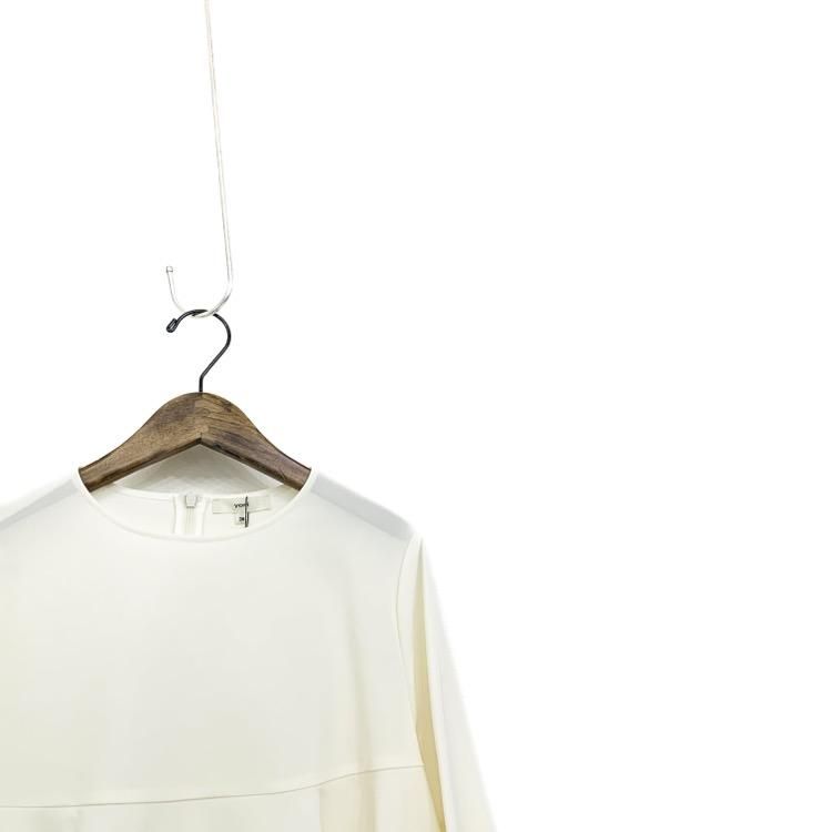 yori ヨリ ティアードギャザーブラウス オフ 36 YR2021-094AW yori ヨリ ティアードギャザーブラウス オフ 36 YR2021-094AW
