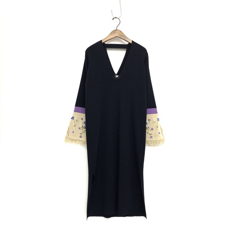 Mame Kurogouchi マメクロゴウチ Embroidery Sleeve Knit Dress フリンジニットワンピース MM17SS-KN036