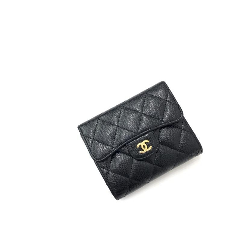 CHANEL シャネル コンパクト ウォレット キャビアスキン フラップ 二