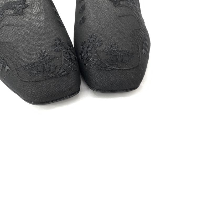 Mame Kurogouchi マメクロゴウチ Floral Embroidered Sling Back Mame Kurogouchi マメクロゴウチ Floral Embroidered Sling Back