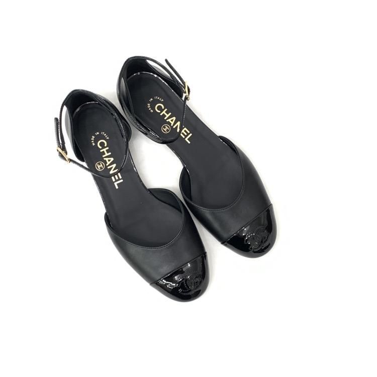 新品CHANELシャネル Tストラップパールサンダル 35 フラット ココ 新品CHANELシャネル Tストラップパールサンダル 35 フラット ココ