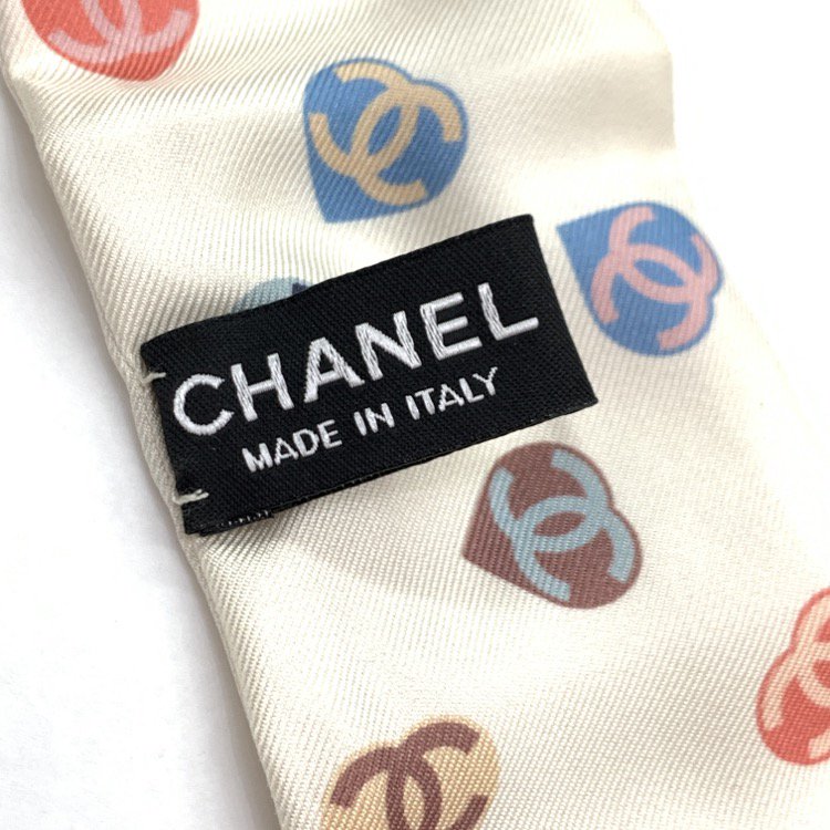 新品未使用《シャネル》ヘアバンド シルクツイル スカーフ ロゴ CCマークファッション小物