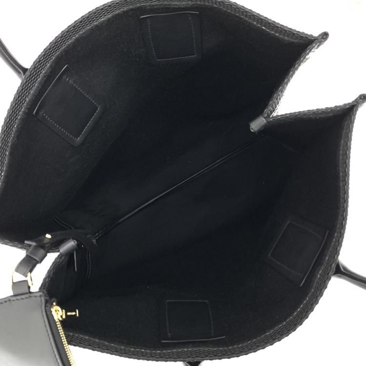 Salvatore Ferragamo フェラガモ メッシュ トートバッグ ポーチ Salvatore Ferragamo フェラガモ メッシュ トートバッグ ポーチ
