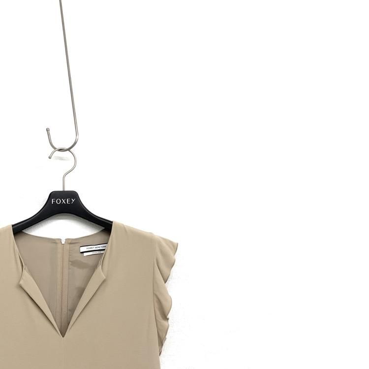 FOXEY NEWYORK COLLECTION フォクシー フリルスリーブドレス ワンピース ベージュ 38 38187-MSOFN - 7YORKU ONLINE