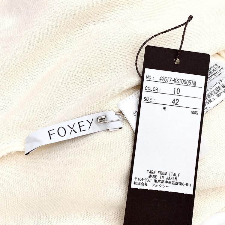FOXEY フォクシー ニットトップ ディライト ビジューボタン FOXEY フォクシー ニットトップ ディライト ビジューボタン