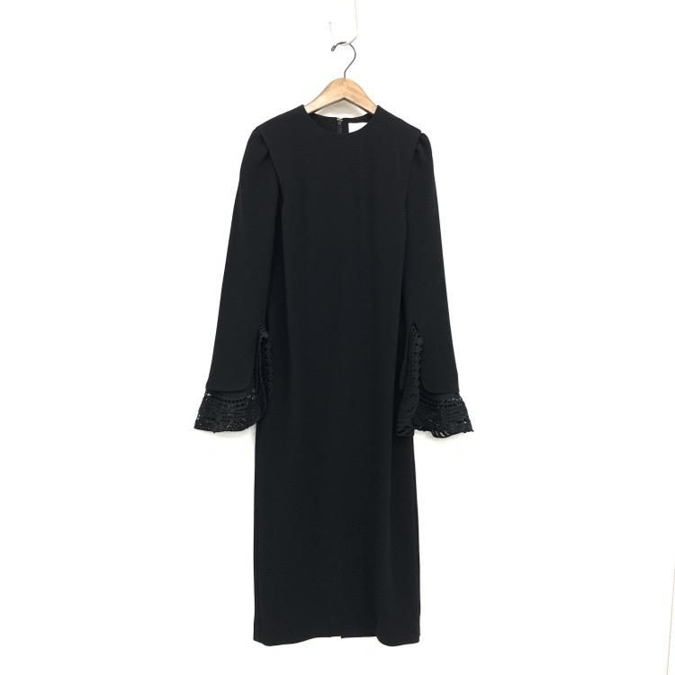 Mame Kurogouchi マメクロゴウチ Embroidered Cuffs Crew Neck Dress レースカフスワンピース  MM22PS-DR724 - 7YORKU ONLINE