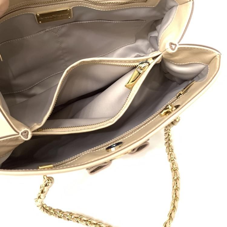 Salvatore Ferragamo フェラガモ チェーンショルダートート Salvatore Ferragamo フェラガモ チェーンショルダートート