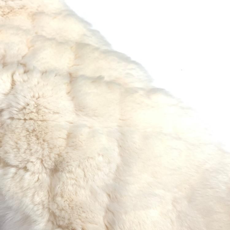 CHANEL シャネル マフラー オリラグ ファー マトラッセ ホワイト CHANEL シャネル マフラー オリラグ ファー マトラッセ ホワイト