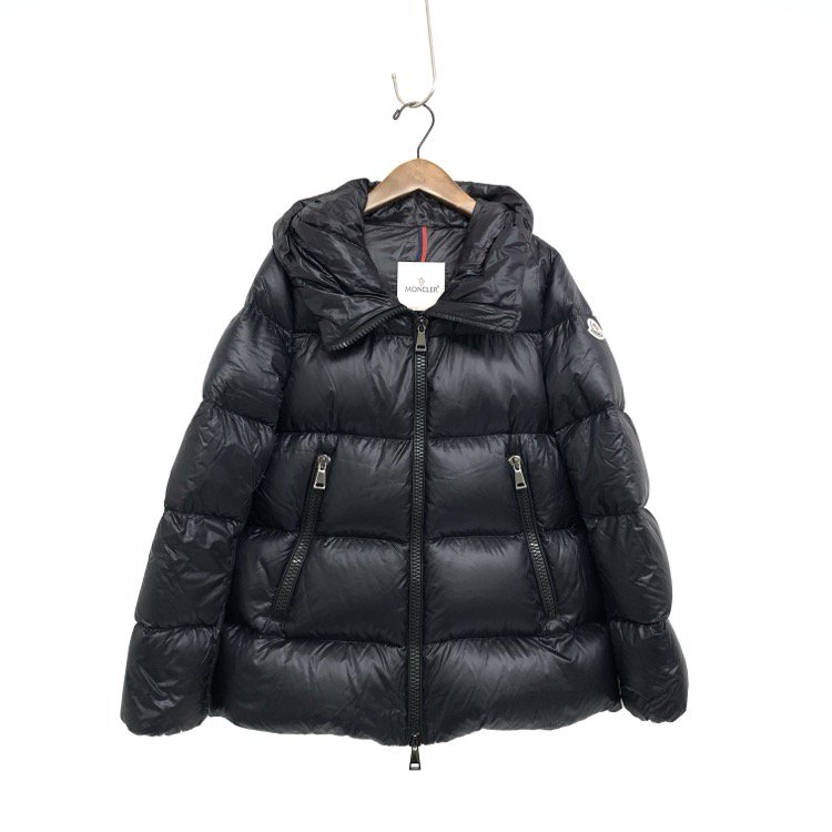 <img class='new_mark_img1' src='https://img.shop-pro.jp/img/new/icons11.gif' style='border:none;display:inline;margin:0px;padding:0px;width:auto;' />MONCLER モンクレール ショート ダウン ジャケット SERITTE セリッテ フーデッド ブラック 1 G20931A20000