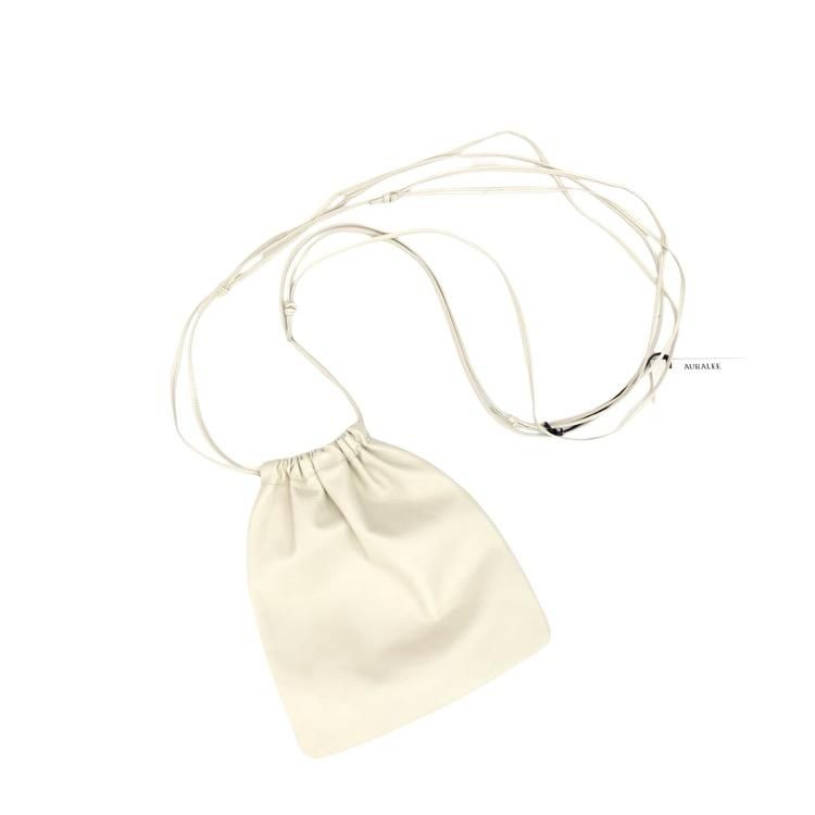 AURALEE オーラリー LEATHER SQUARE STRING POUCH カウレザー AURALEE オーラリー LEATHER SQUARE STRING POUCH カウレザー