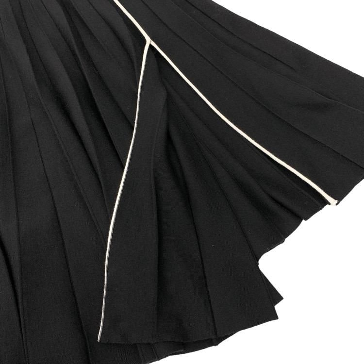sacai サカイ アシンメトリーヘム ニットプリーツスカート sacai サカイ アシンメトリーヘム ニットプリーツスカート