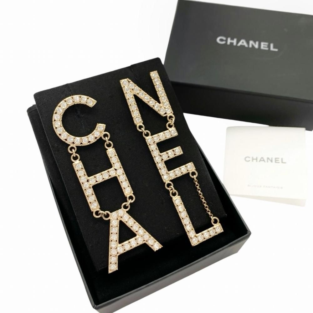 CHANEL シャネル ロゴモチーフピアス ラインストーン ゴールド CHANEL シャネル ロゴモチーフピアス ラインストーン ゴールド