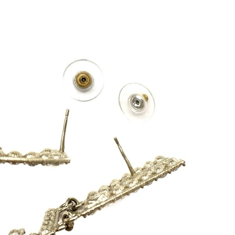 CHANEL シャネル ロゴモチーフピアス ラインストーン ゴールド CHANEL シャネル ロゴモチーフピアス ラインストーン ゴールド