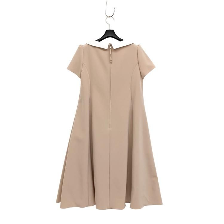 美品♡ 掲載 FOXEY レイニー 衿付 ワンピース アナスタシア 美品♡ 掲載 FOXEY レイニー 衿付 ワンピース アナスタシア
