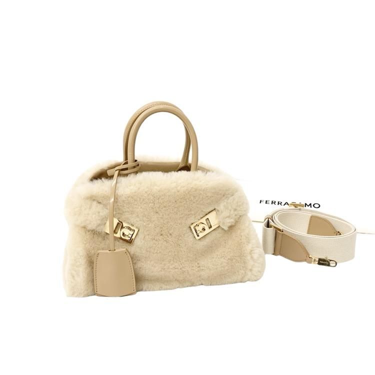<img class='new_mark_img1' src='https://img.shop-pro.jp/img/new/icons11.gif' style='border:none;display:inline;margin:0px;padding:0px;width:auto;' />FERRAGAMO ե饬 Hug ϥɥХå ॷ Х ١ XS 219923 779674