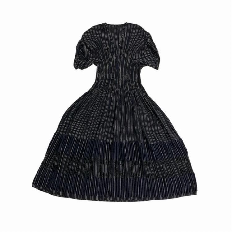 Mame Kurogouchi マメクロゴウチ Shimmering Striped Shirring