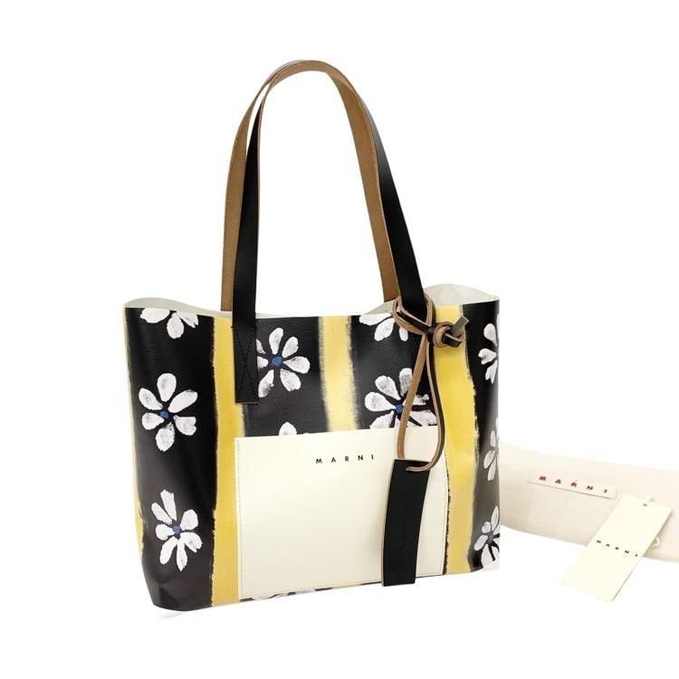 <img class='new_mark_img1' src='https://img.shop-pro.jp/img/new/icons11.gif' style='border:none;display:inline;margin:0px;padding:0px;width:auto;' />MARNI ޥ DAISY LANE ץ åԥ󥰥Хå PVCȡ ޥ SHMP0066A1