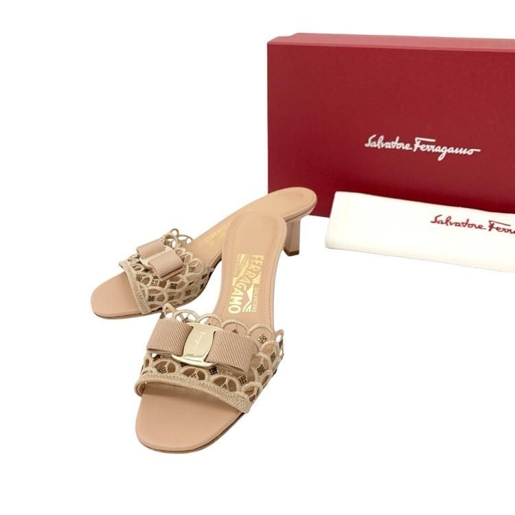 <img class='new_mark_img1' src='https://img.shop-pro.jp/img/new/icons30.gif' style='border:none;display:inline;margin:0px;padding:0px;width:auto;' />Salvatore Ferragamo ե饬 Vara ܥ ߥ塼 졼  5.5cm GC 18811