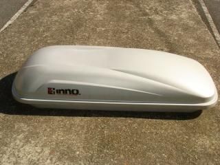 引き取り限定inno ルーフキャリアストリームボックスBR764