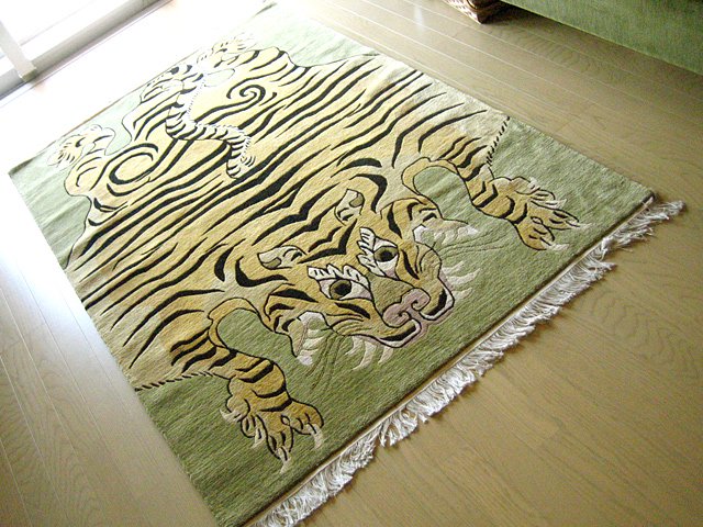 チベタンタイガーラグ 本物 虎柄 ウール カーペット チベット絨毯