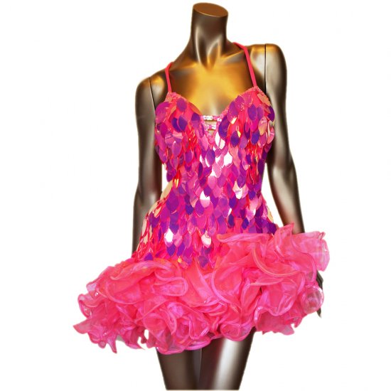 ネオンベビーピンクの大きなオーバルスパンコール ボリューミーチュールスカートドレス｜ダンス衣装通販 JUICY costume/ジューシーコスチューム