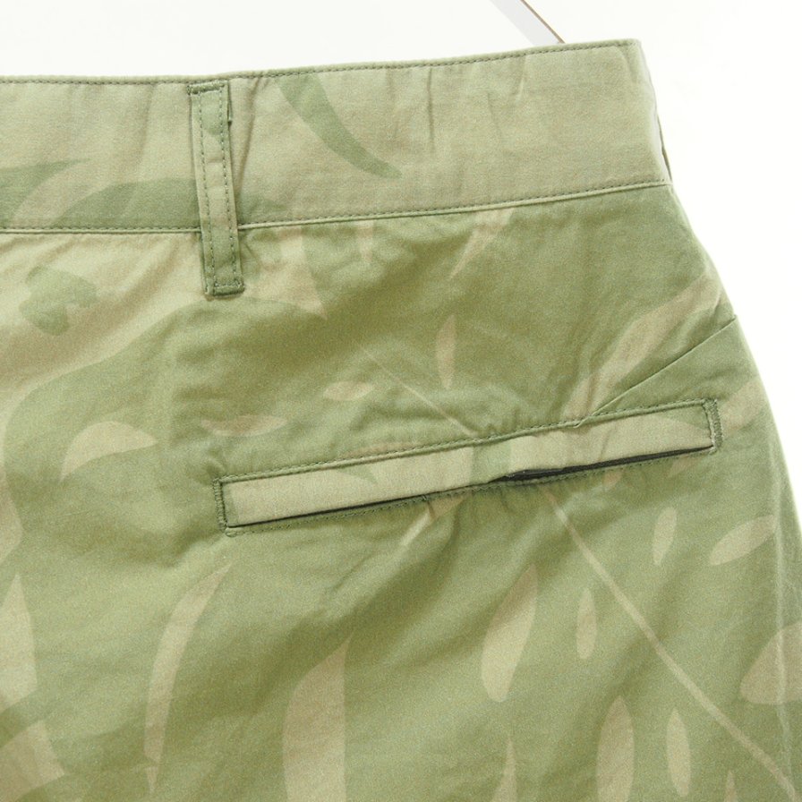 Engineered Garments エンジニアドガーメンツ - Sunset Short サンセットショーツ - Leaf Print Cotton Poplin - Khaki / Olive