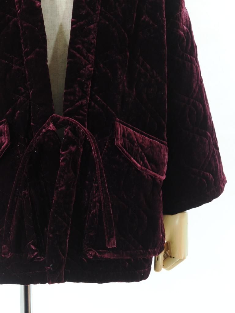 TUITACI 朔 ツイタチ - Glliter Velvet Quilting Hanten グリッターベルベットキルティングハンテン - Burgundy