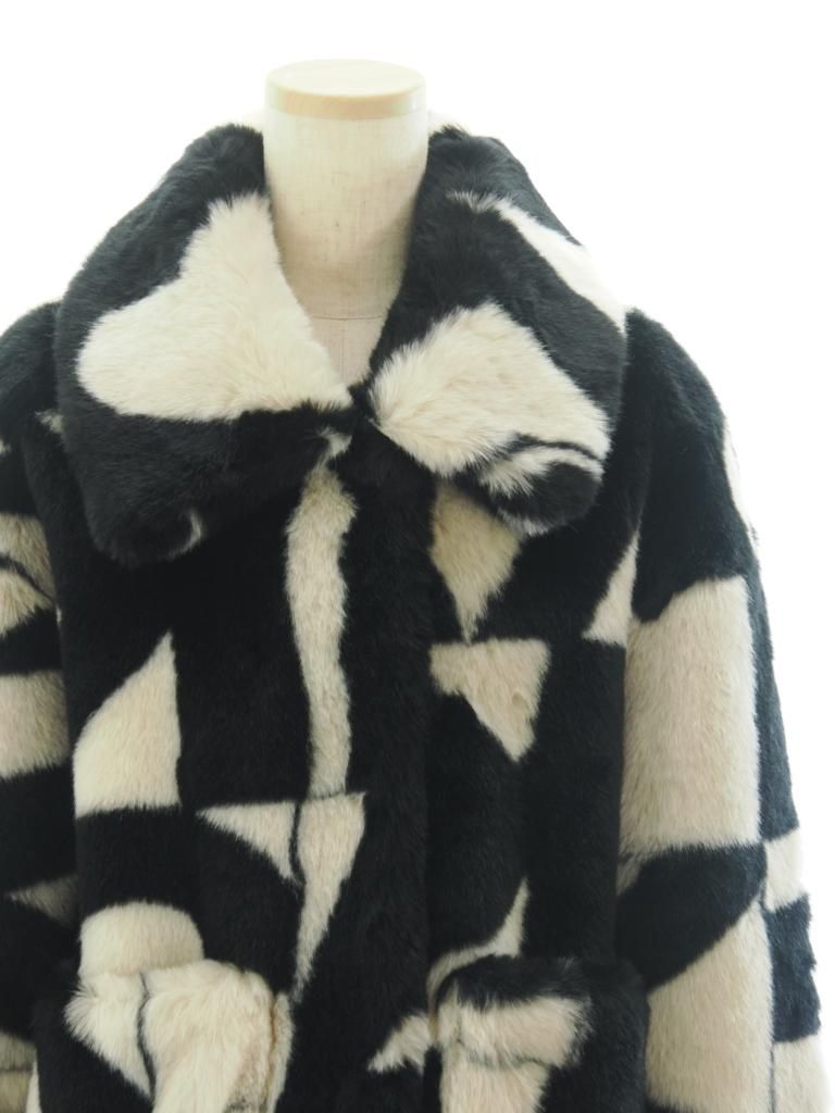 Jakke ジャッキー - Traci Coat - Monochrome Tile - M Size