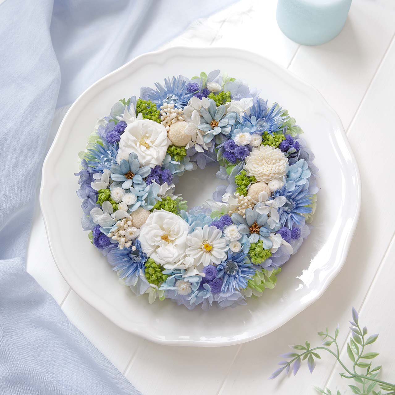 White & Blue Wreath（ホワイト＆ブルー リース ギフトボックス付き）の画像