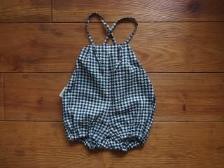 チェック柄のサロペットブルマ