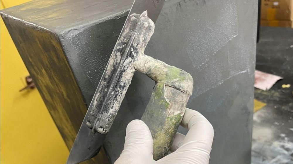 専用トップコートを2回重ね塗り