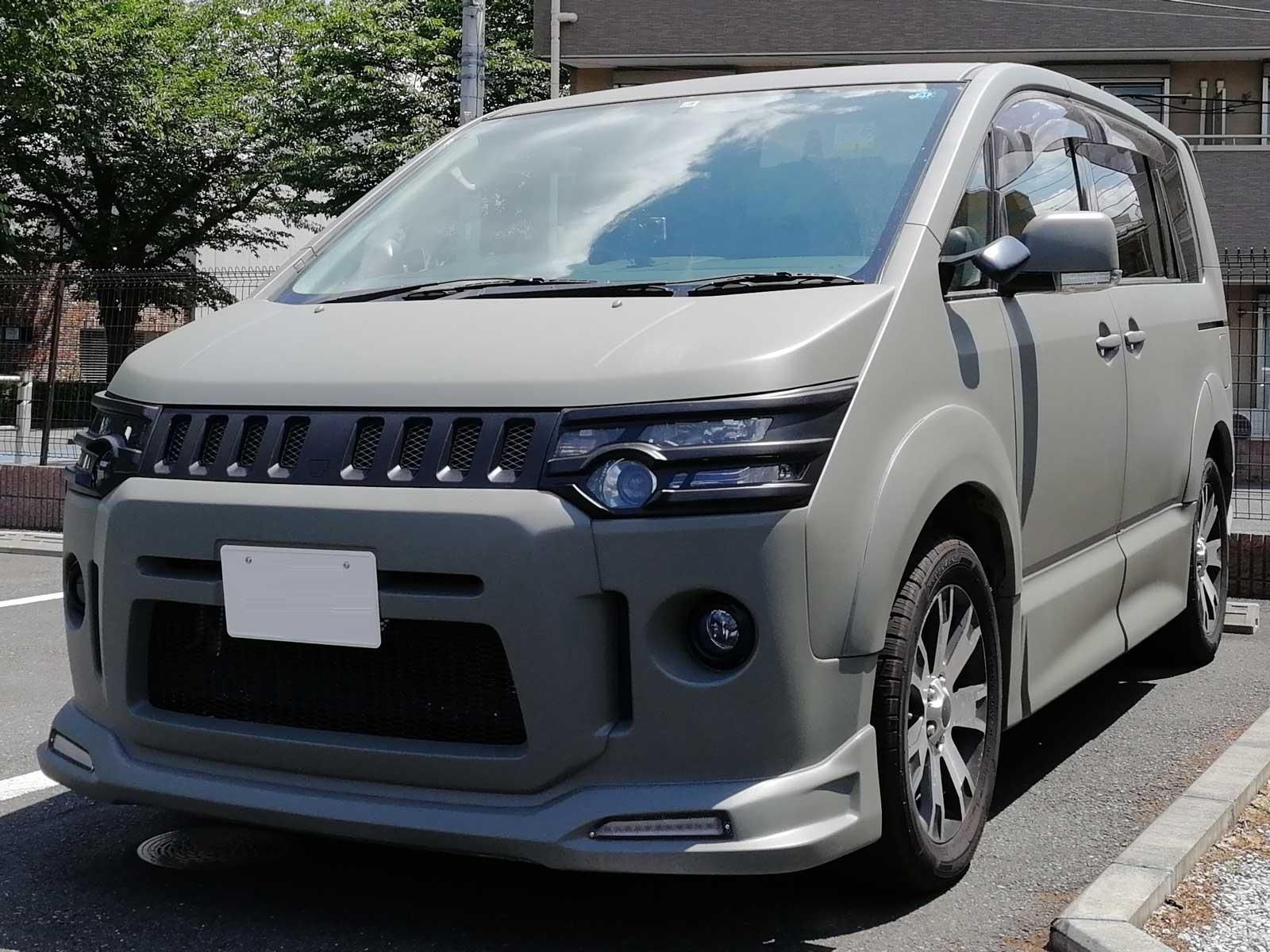 三菱 デリカd 5をフレンチグレーで全塗装 刷毛 ハケ ローラーで車をdiyで全塗装しよう
