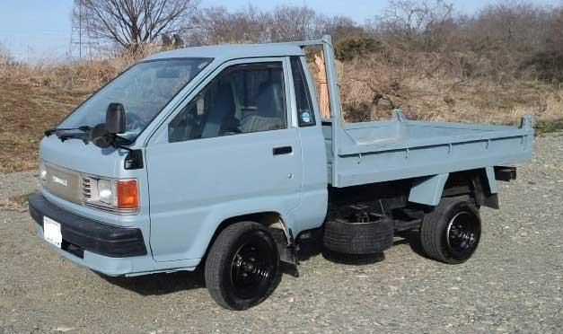 トヨタ タウンエーストラックを世田谷ベースカラーで刷毛塗り全塗装! - 刷毛(ハケ)・ローラーで車をDIYで全塗装しよう!