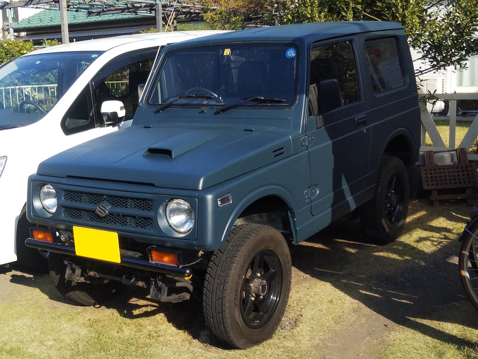 スズキ ジムニーをレインブーツネイビーで全塗装 刷毛 ハケ ローラーで車をdiyで全塗装しよう スズキ ジムニーをレインブーツネイビーで全塗装 刷毛 ハケ ローラーで車をdiyで全塗装しよう