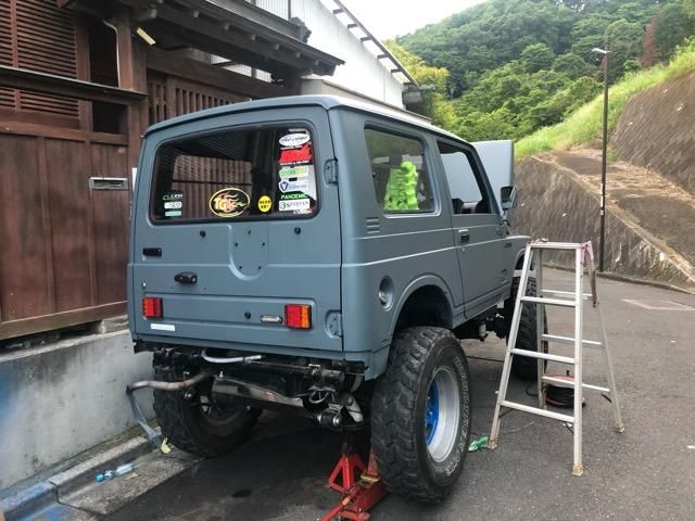 スズキ ジムニーJA11をイーグルブルーグレーで刷毛塗り全塗装