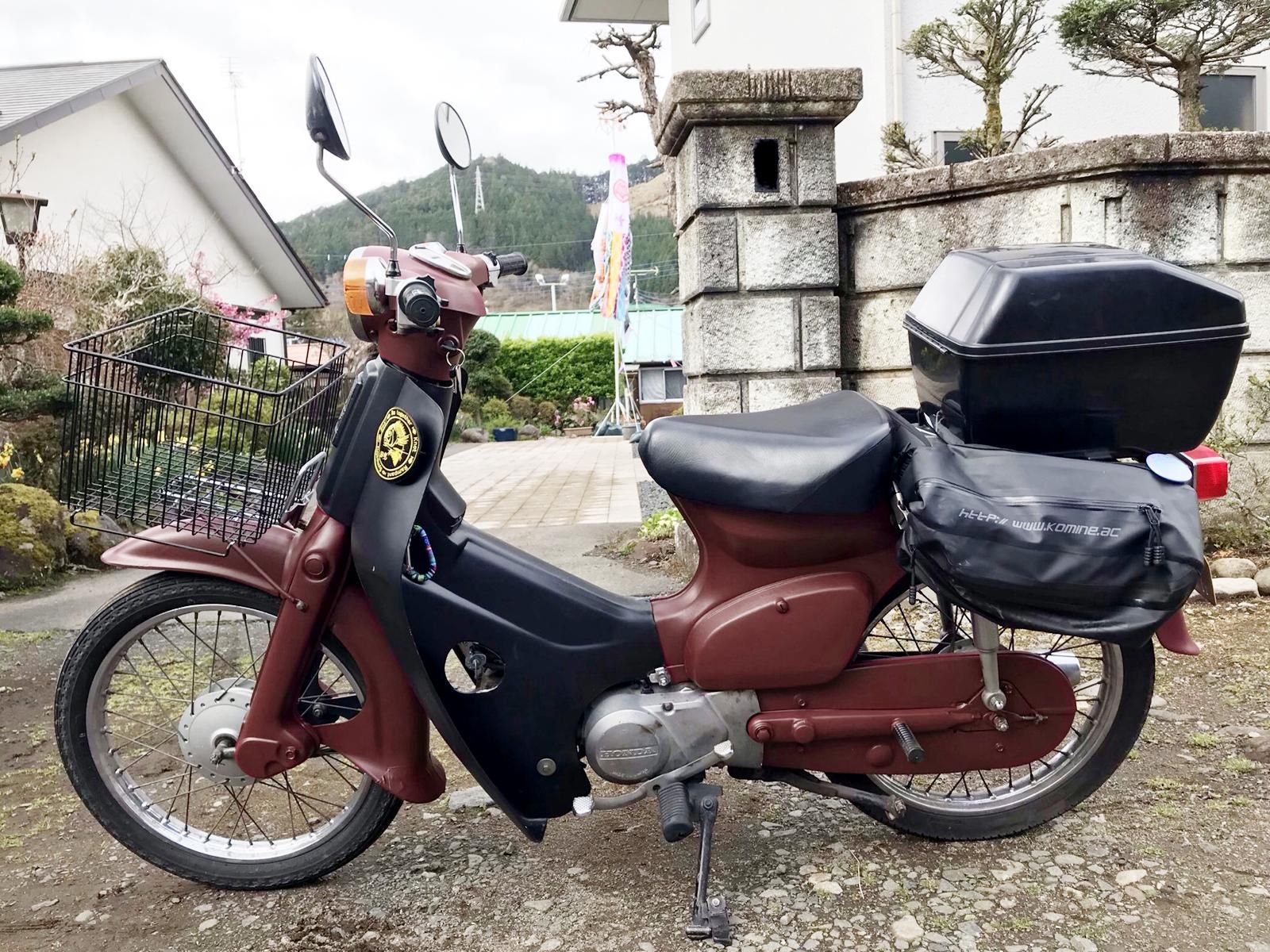 ホンダ スーパーカブをカスタムカラー ダークレッドで刷毛塗り全塗装 刷毛 ハケ ローラーで車をdiyで全塗装しよう