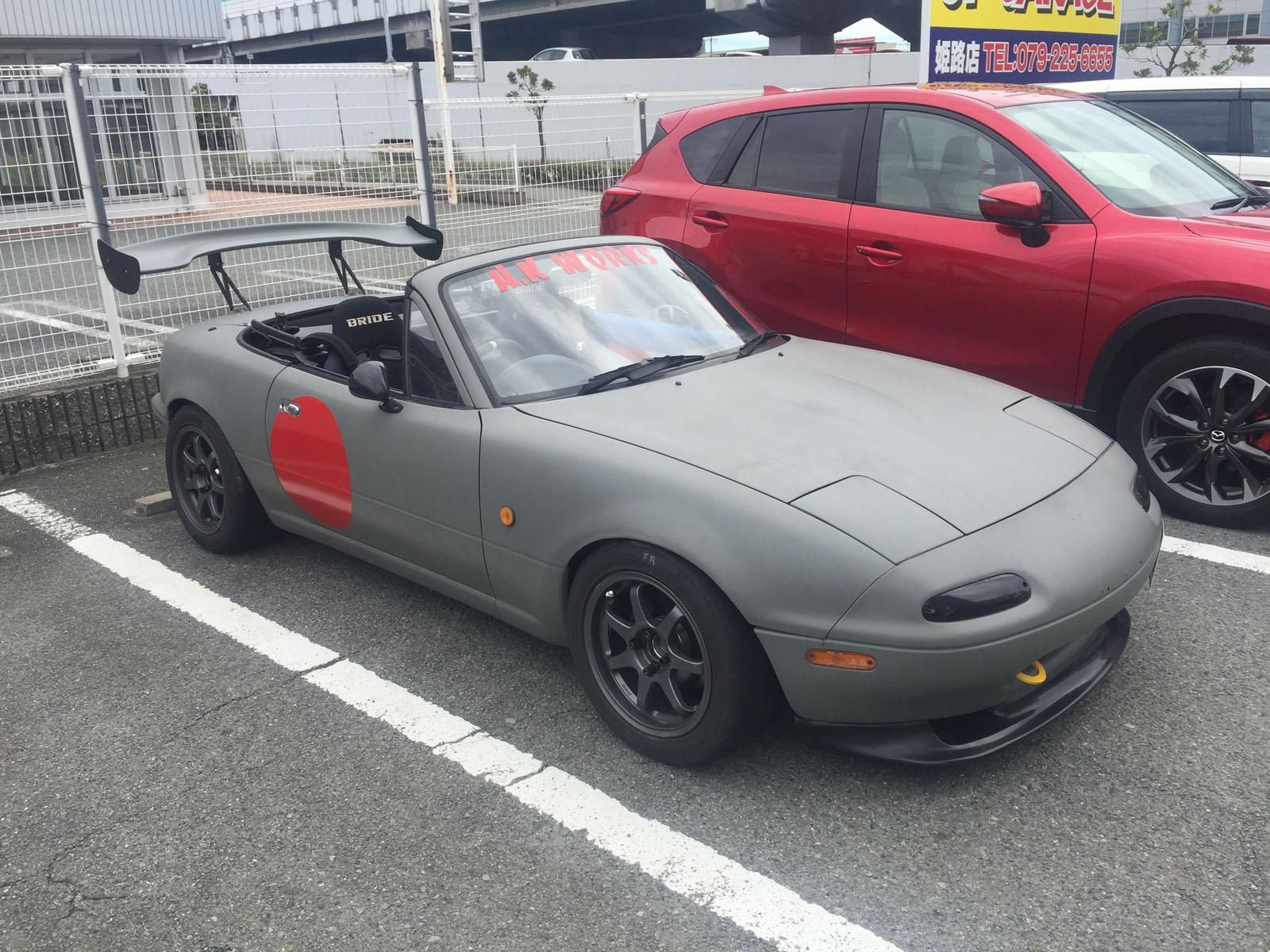 マツダ ユーノスロードスターをフレンチグレーで刷毛塗り全塗装 刷毛 ハケ ローラーで車をdiyで全塗装しよう マツダ ユーノスロードスターをフレンチグレーで刷毛塗り全塗装 刷毛 ハケ ローラーで車をdiyで全塗装しよう