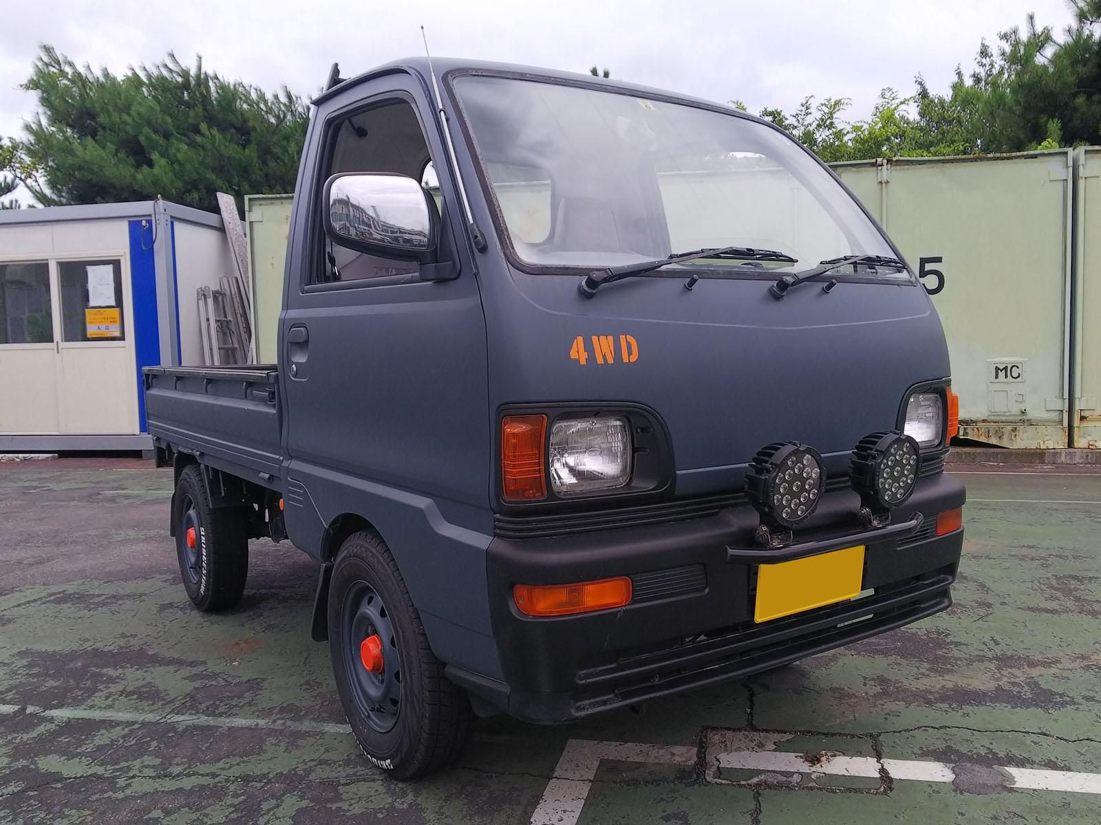 三菱 ミニキャブをレインブーツネイビーで刷毛塗り全塗装 刷毛 ハケ ローラーで車をdiyで全塗装しよう 三菱 ミニキャブをレインブーツネイビーで刷毛塗り全塗装 刷毛 ハケ ローラーで車をdiyで全塗装しよう