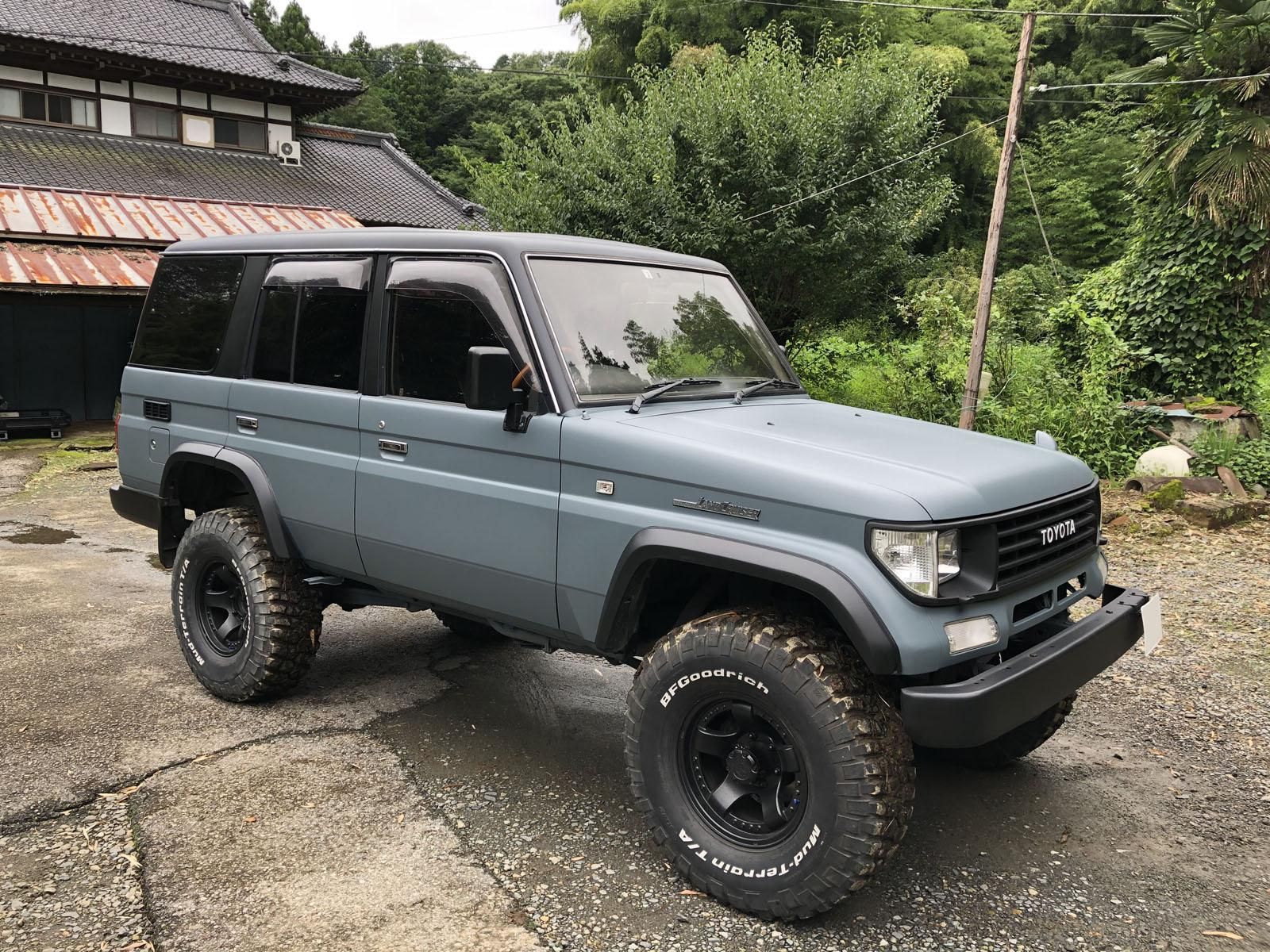 トヨタ ランドクルーザープラドをイーグルブルーグレーで全塗装 刷毛 ハケ ローラーで車をdiyで全塗装しよう