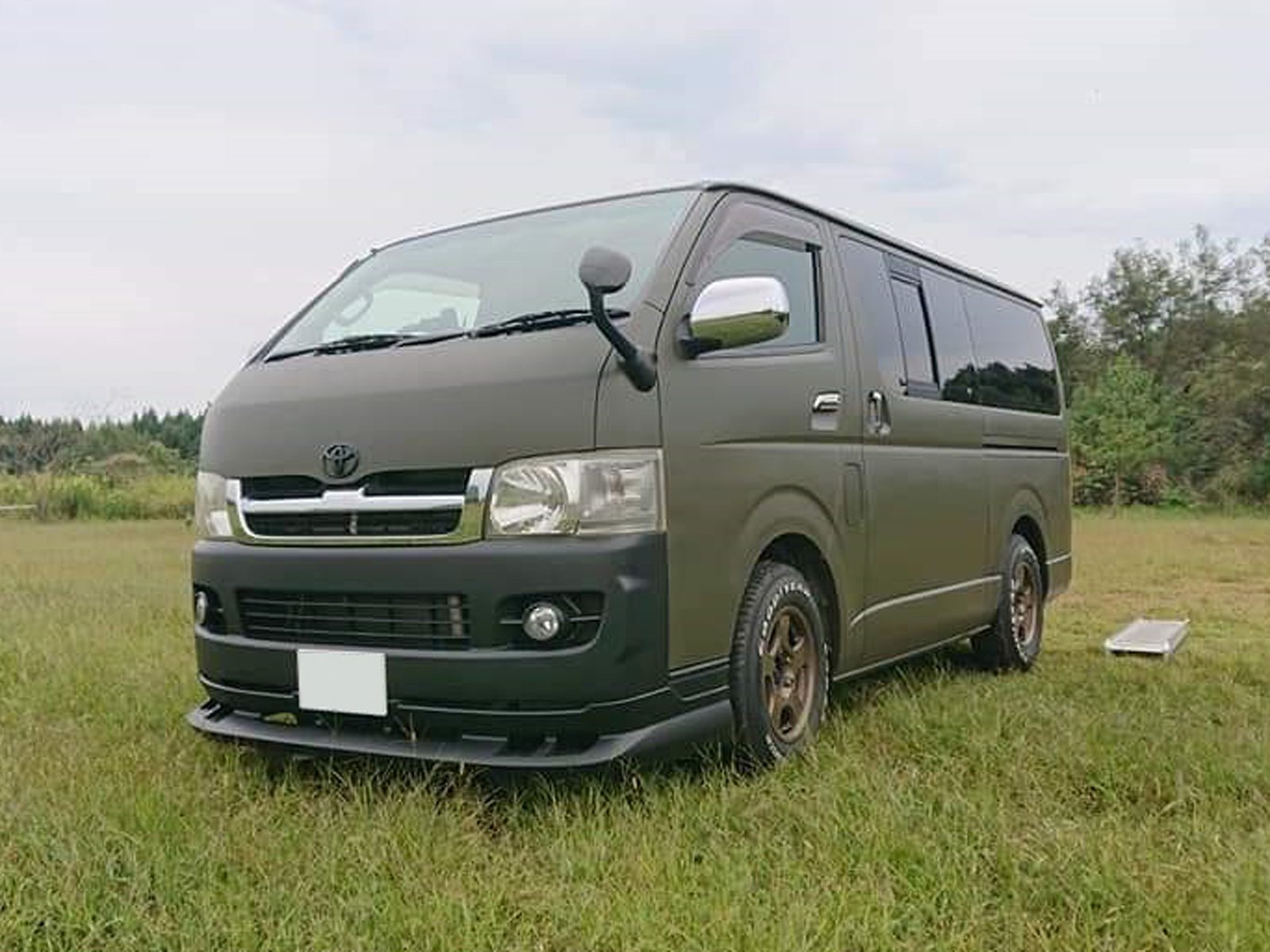 トヨタ ハイエースをオリーブドラブで全塗装 刷毛 ハケ ローラーで車をdiyで全塗装しよう