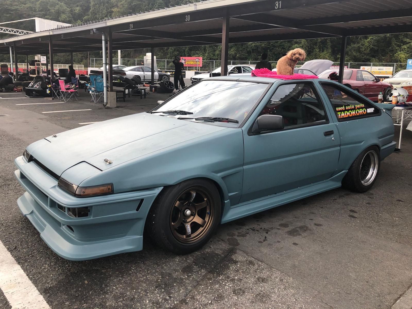 トヨタ スプリンタートレノae86をkurayaオールドブルーシーで刷毛塗り全塗装 刷毛 ハケ ローラーで車をdiyで全塗装しよう