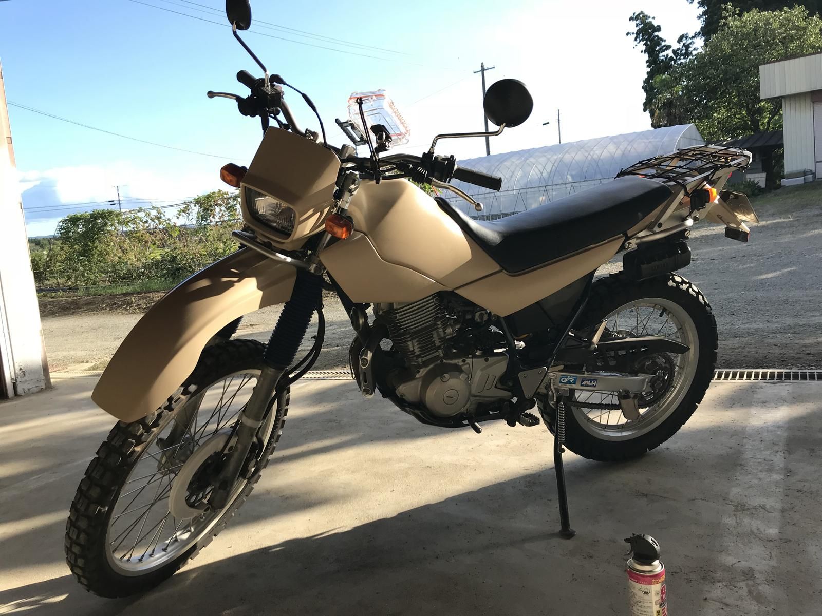 TW225 タンク 塗装後未使用 サビ無し TW200