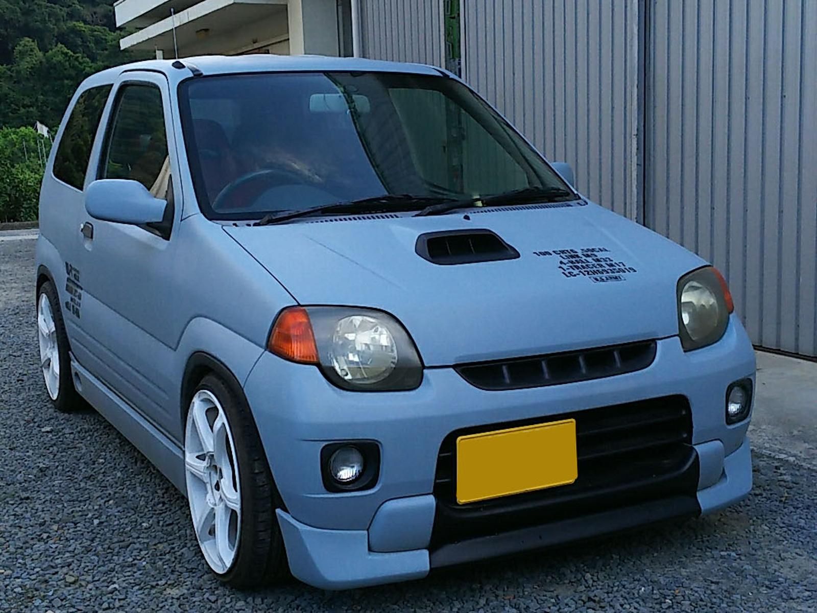スズキ keiを世田谷ベースカラーで刷毛塗り全塗装! - 刷毛(ハケ)・ローラーで車をDIYで全塗装しよう! スズキ keiを世田谷ベースカラーで刷毛塗り全塗装! - 刷毛(ハケ)・ローラーで車をDIYで全塗装しよう!