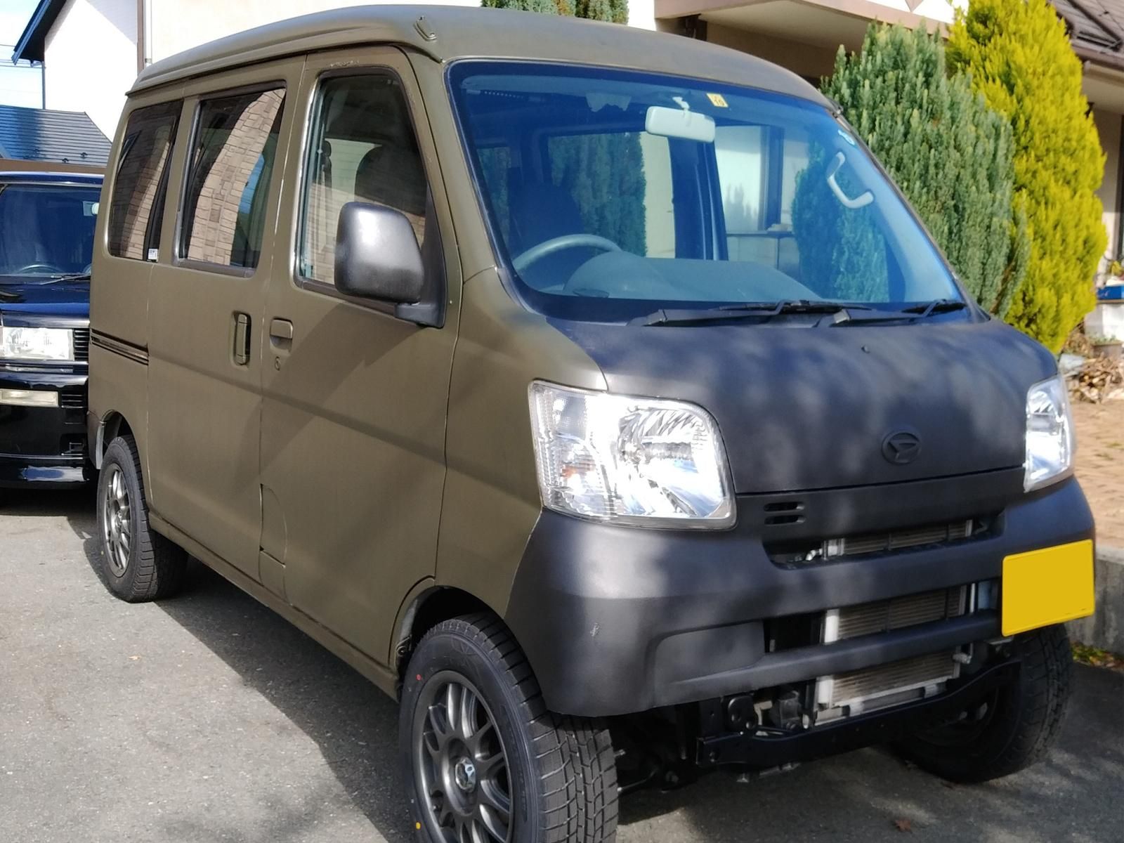 ダイハツ ハイゼットカーゴをオリーブドラブで刷毛塗り全塗装！ - 刷毛