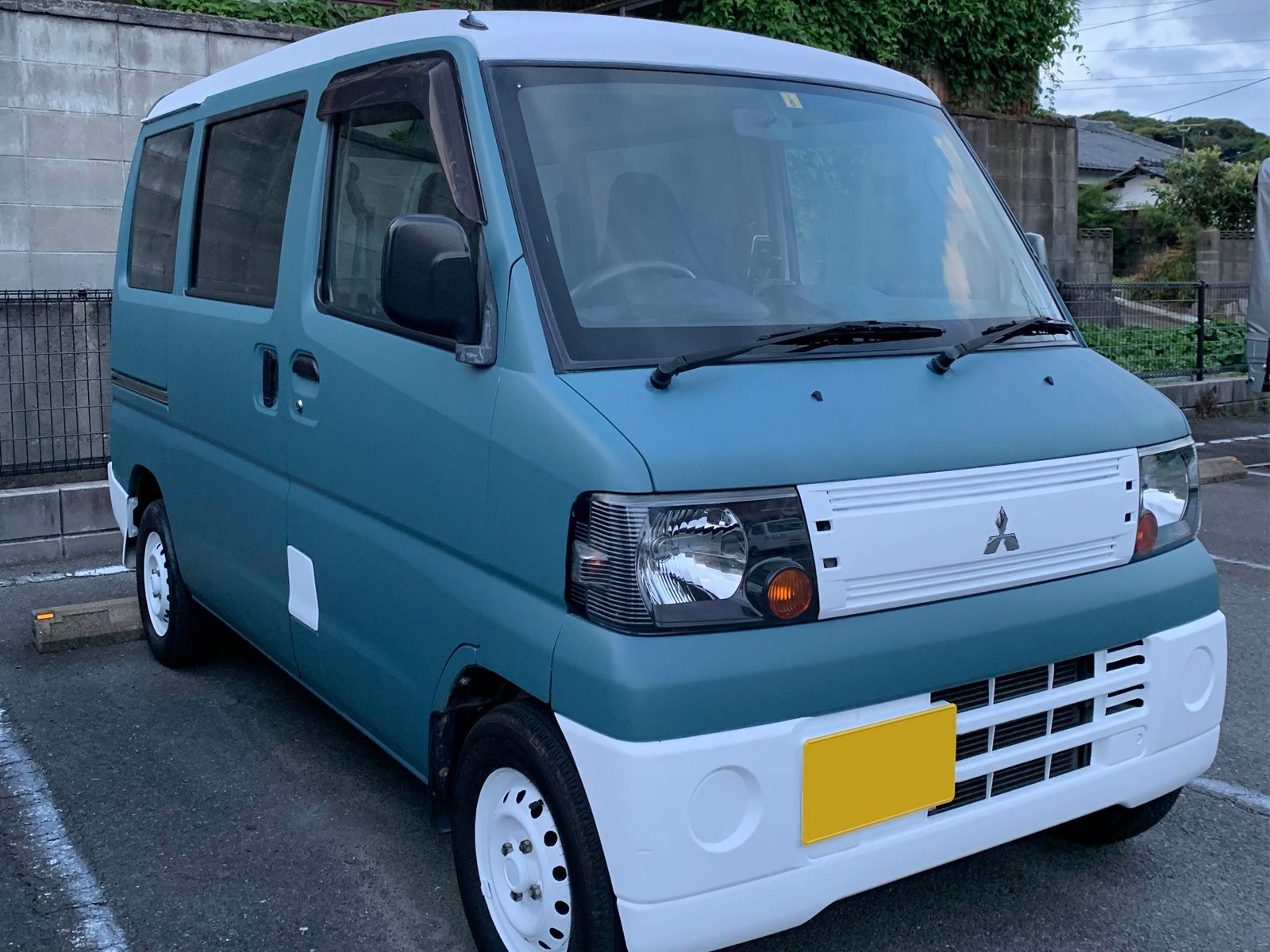 三菱 ミニキャブをkurayaオールドブルーシーで刷毛塗り全塗装 刷毛 ハケ ローラーで車をdiyで全塗装しよう