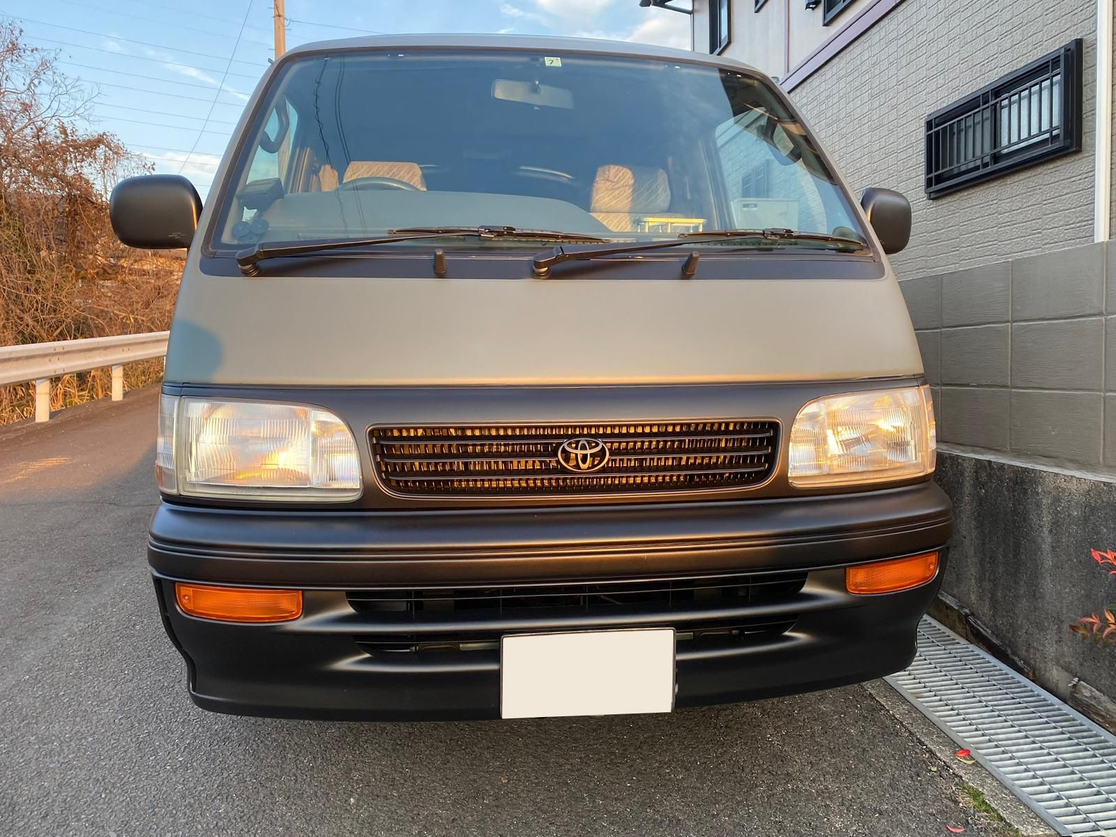 トヨタ ハイエース100系をイーグルブルーグレーで刷毛塗り全塗装 トヨタ ハイエース100系をイーグルブルーグレーで刷毛塗り全塗装