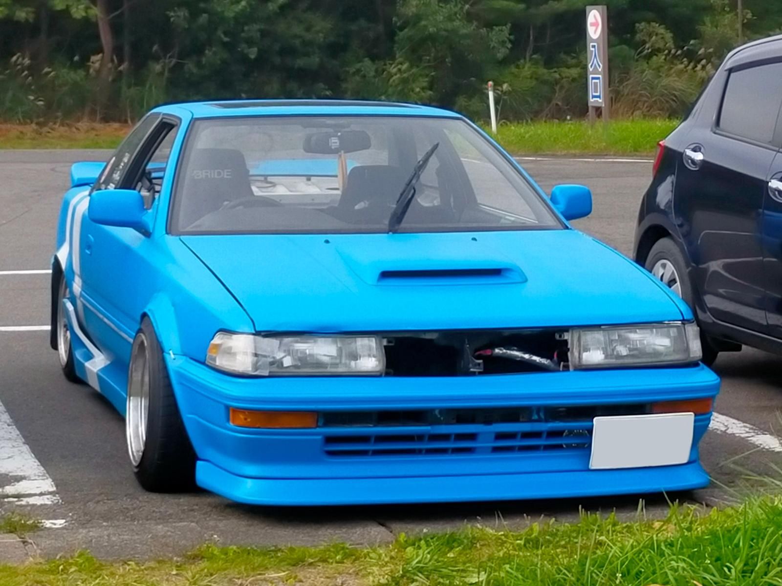 ヱビスページ 未塗装 トヨタ カローラレビンをカスタムカラー チュニジアンブルーで刷毛塗り