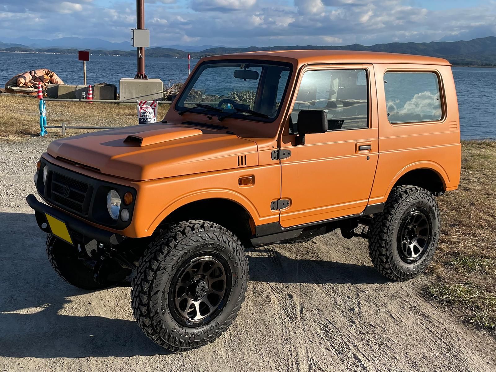 スズキ ジムニーをセレンゲッティオレンジで全塗装！ - 刷毛（ハケ