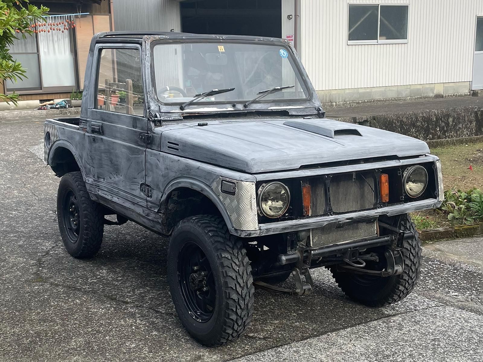 スズキ ジムニーSJ30をオリーブカーキで全塗装！ - 刷毛（ハケ